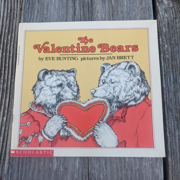 Valentine's Day Book and Wood Bear Bundle Set of 4 - Picture 4 of 8